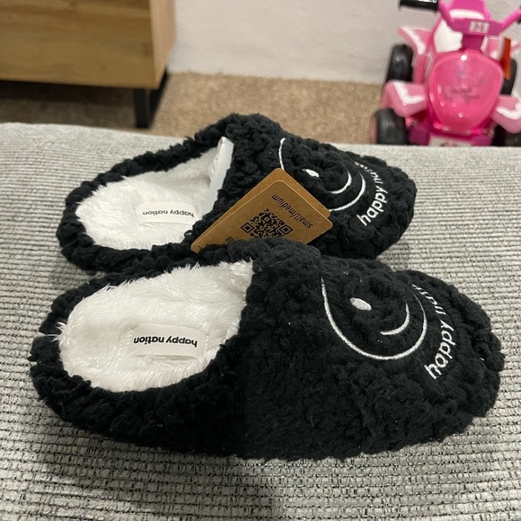 Happy Nation Black Fuzzy Slippers - Picture 2 of 2